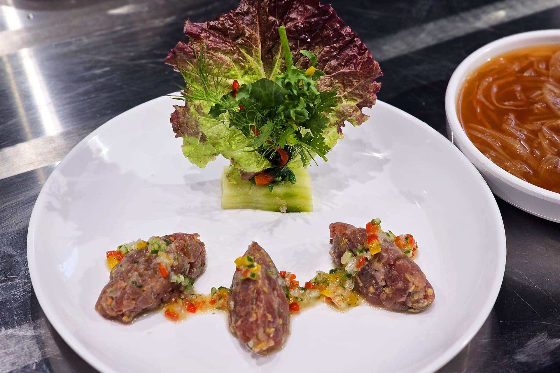 🔪 양식조리기능사 실기 수업 중
합격을 목표로, 오늘도 실전처럼