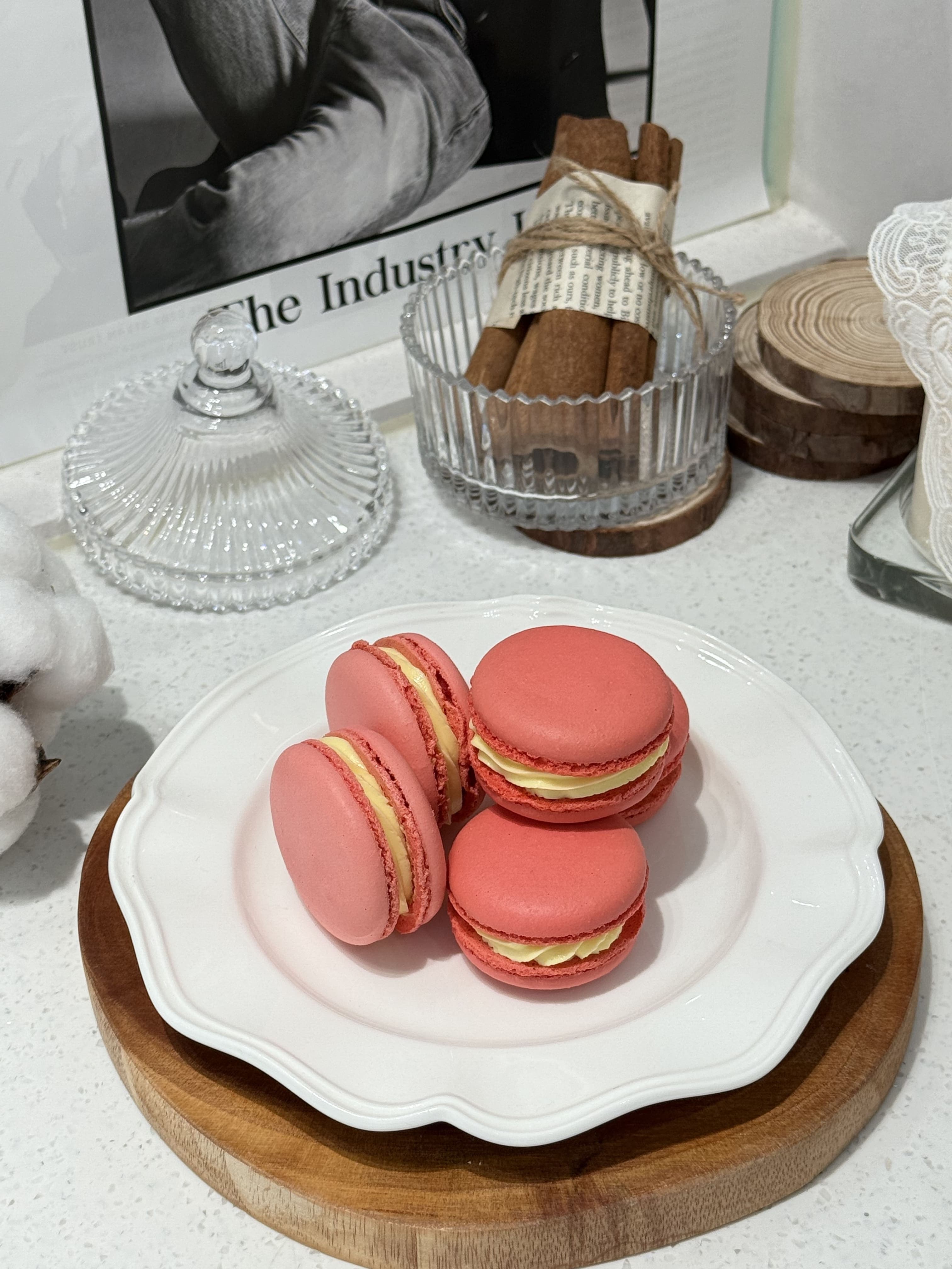 06_swiss_macaron.jpg